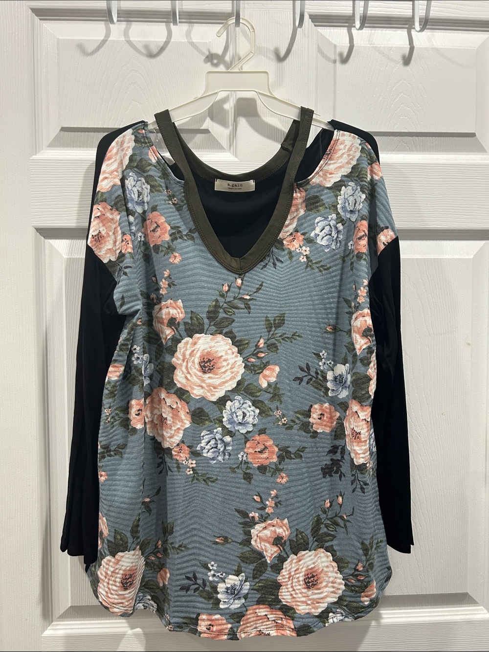 A.Gain nwot Floral V-Neck Long Sleeve Top in Blue and Black